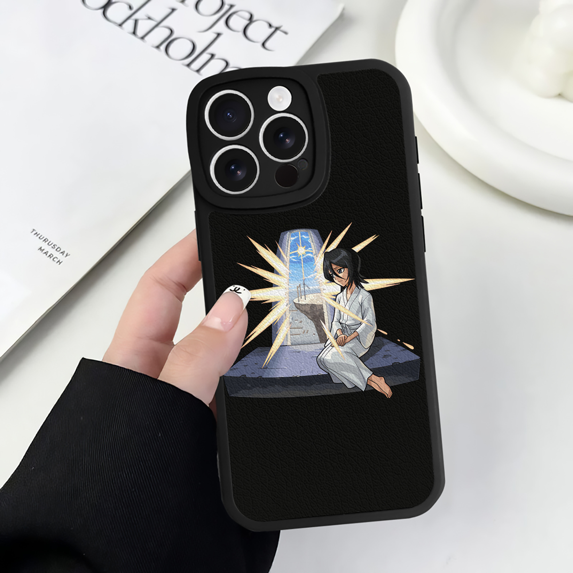（画像用） ブリーチ 朽木ルキア BLEACH Kuchiki Rukia 【iPhone 16シリーズ対応】シリコンスマホケース（レザー調） 材質：シリコン